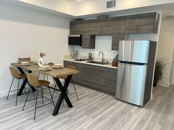 552 N Heliotrope Dr #303