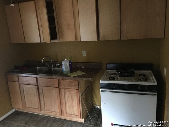 3rd image of 1515 Socorro St