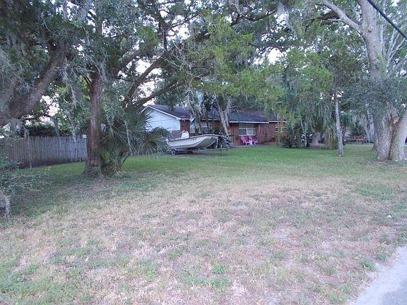 2nd image of 1637 Selma Ave