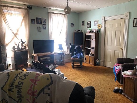 3rd image of 1212 Waugoo Ave