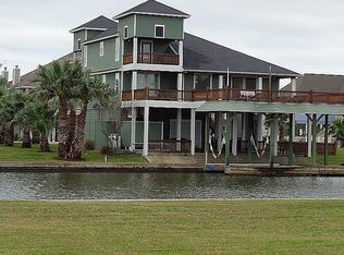 1236 Fountain View Dr, Crystal Beach, TX 77650