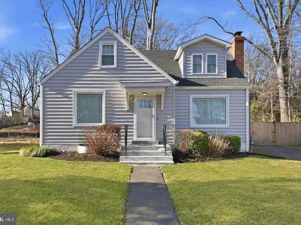 6710 Oak Dr, Alexandria, VA 22306