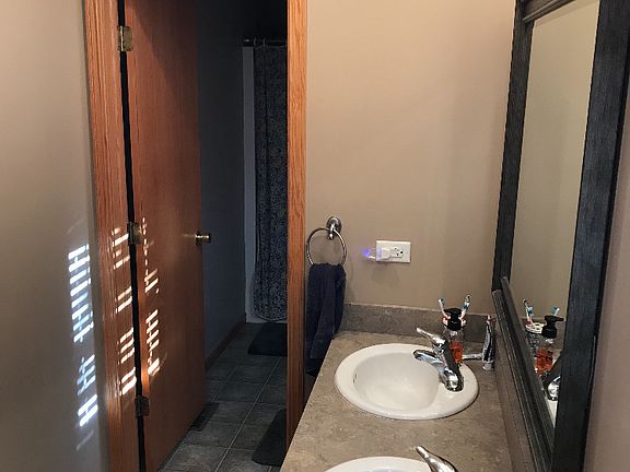 4th image of 1095 Heritage Dr