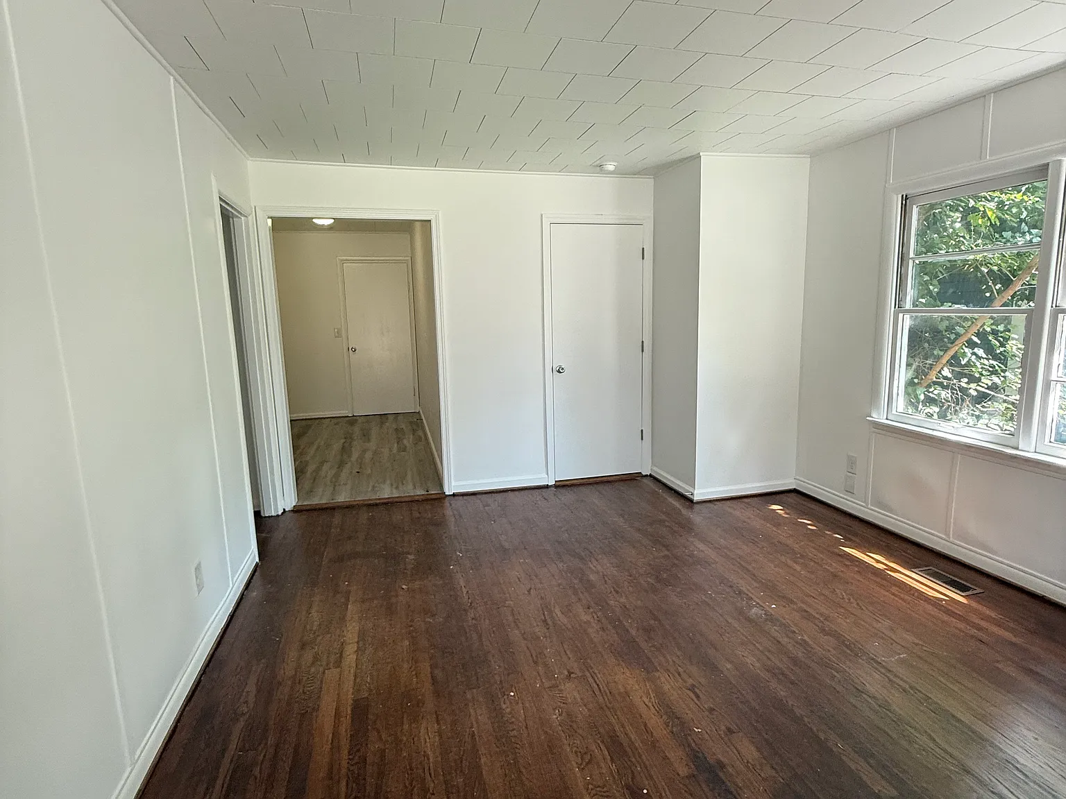 4 bed, 780 sqft, $1,195 — Photo 3