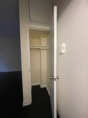 Rented by HOLTON REAL ESTATE INC. | media 23