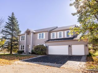6 Long Cove Ct, Lake In The Hills, IL 60156