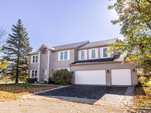 6 Long Cove Ct, Lake In The Hills, IL 60156