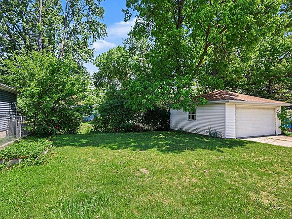 5th image of 2117 Edwin Pl