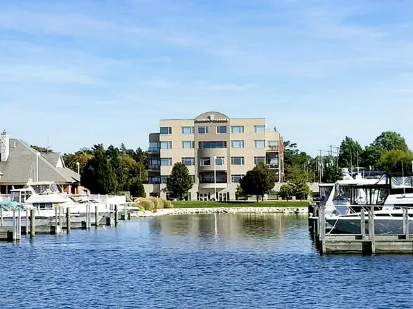 105 W Danaher St Unit 303, Ludington, MI 49431