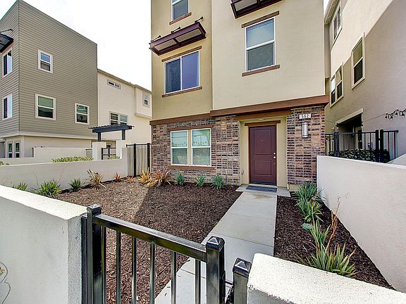 2nd image of 562 Grace Ave