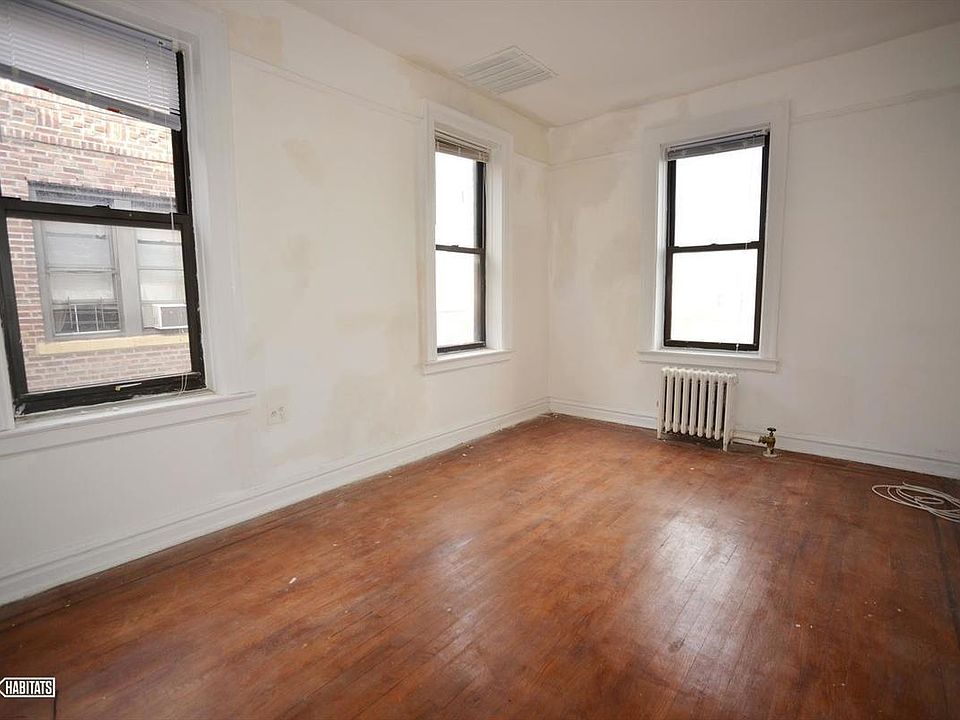 2nd image of 2808 35th St APT 6M