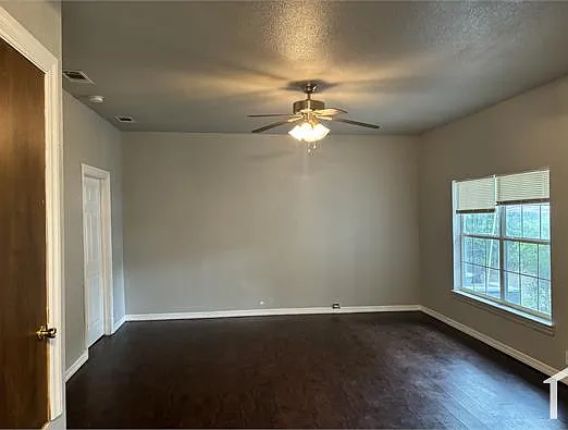 3 bed, 1800 sqft, $1,460 — Photo 4