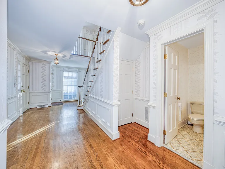 9720 Burnett Dr — Photo 35