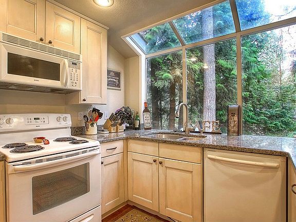 4th image of 22326 SE 20th St