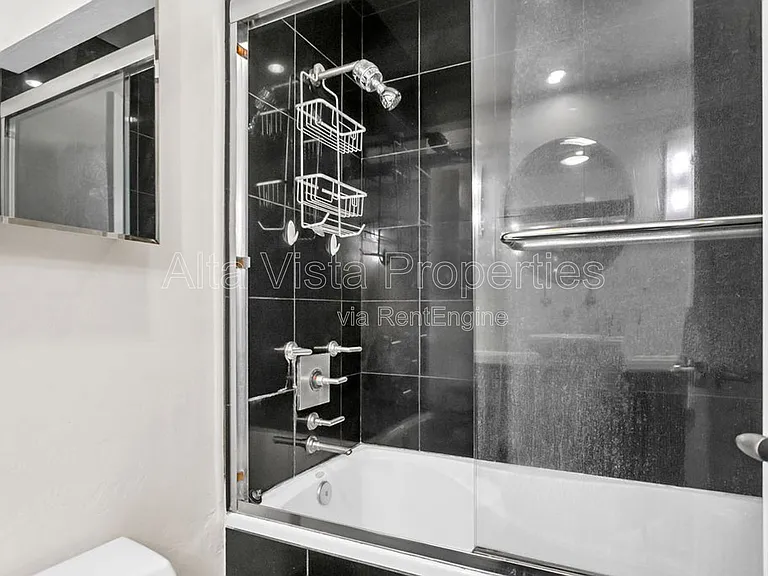 935 Genter St #403C — Photo 17