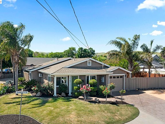 3rd image of 167 Peninsula Rd