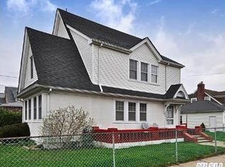 218 Prospect Ave, Cedarhurst, NY 11516