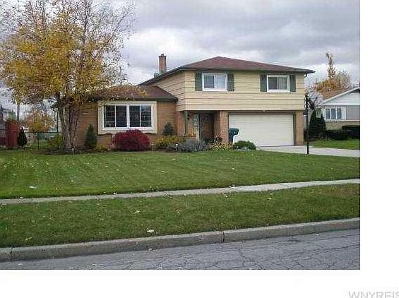 1st image of 11 Belcourt St