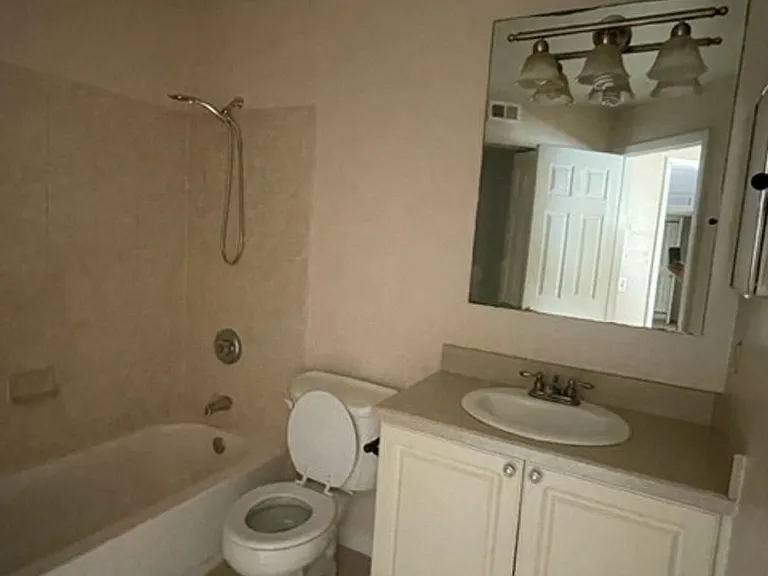 1221 Bermuda Lakes Ln #202 — Photo 11