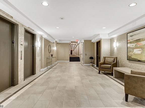 3rd image of 465-73 Valley St #4K