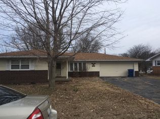 1108 Keiffer Dr, Olney, IL 62450