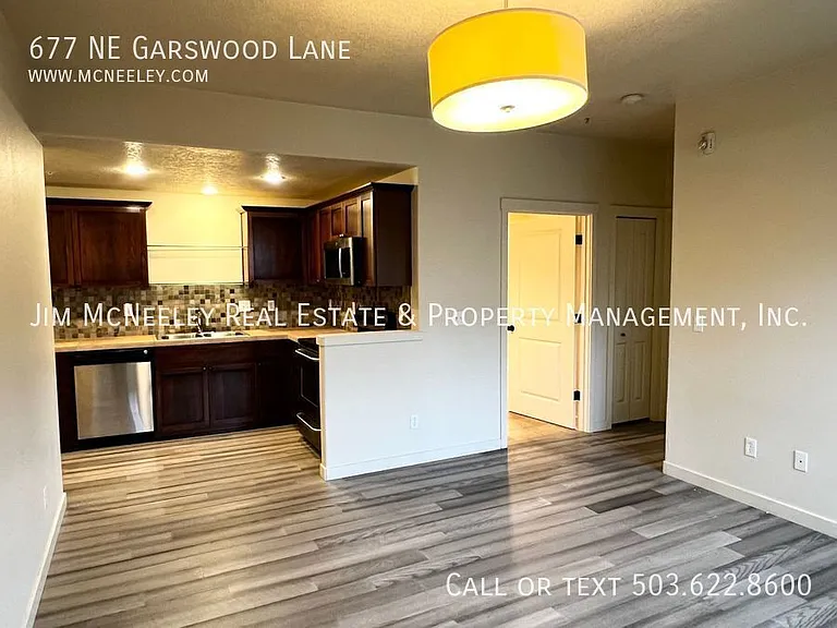 677 NE Garswood Ln — Photo 2