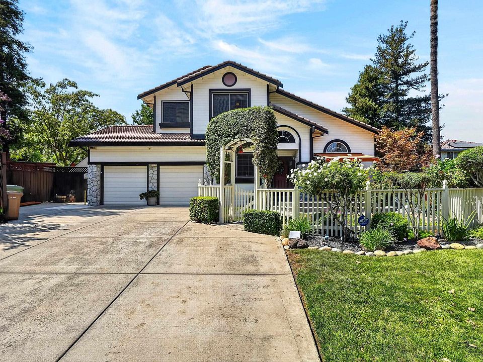 1st image of 467 Pecan Pl