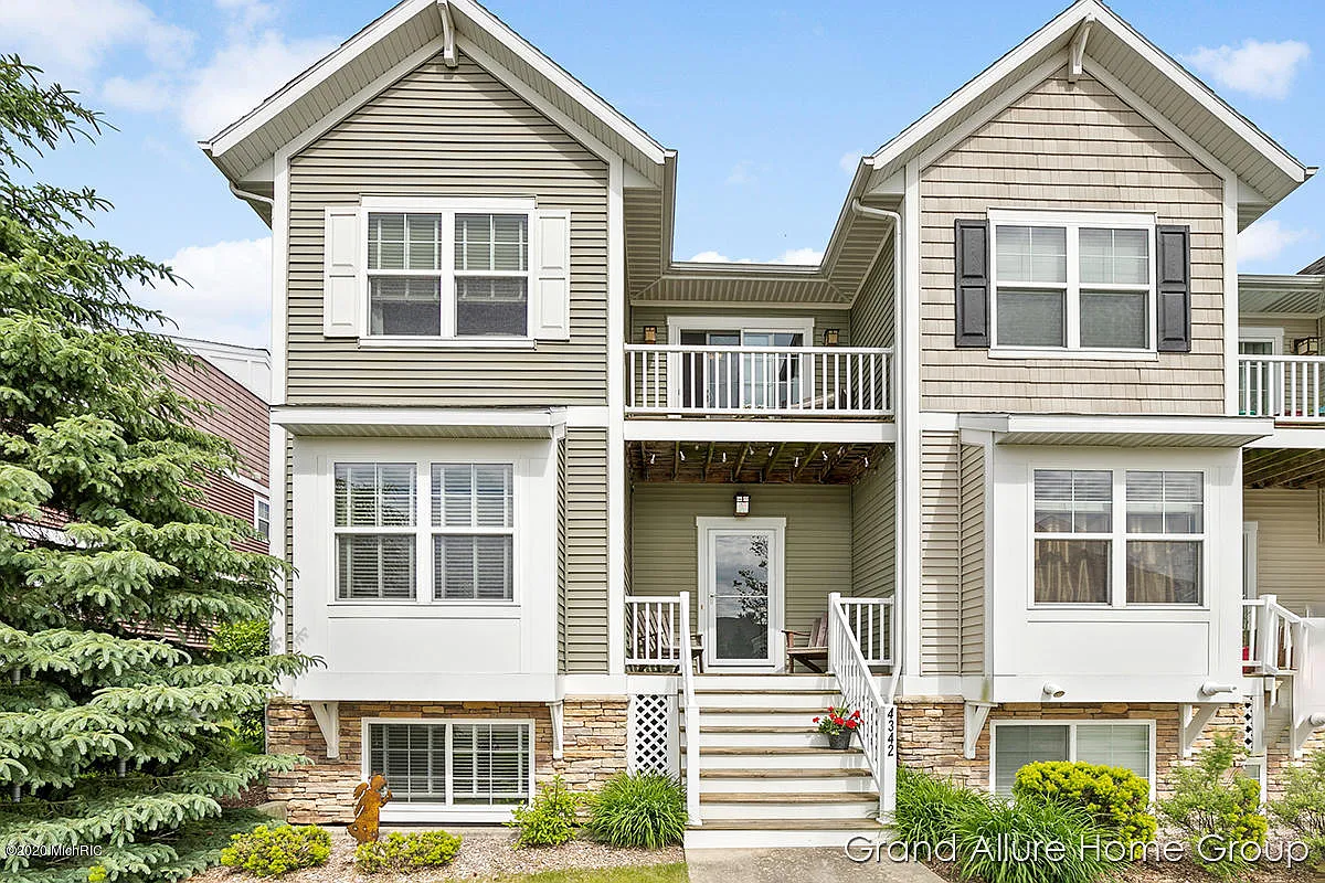 4342 Saint Annes Ave SE photo 1