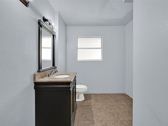 5th image of 1702 Pecan Lane