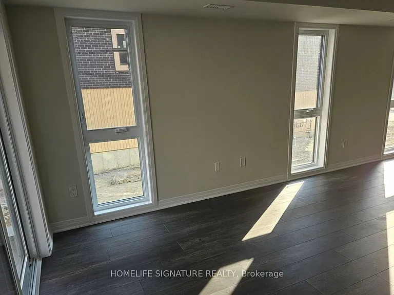 16 Urbane Blvd — Photo 12