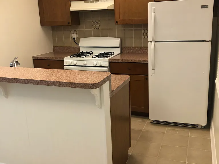 46 N 15th St #8 — Photo 9
