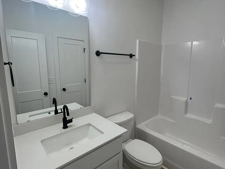 224 Willow Ct — Photo 13
