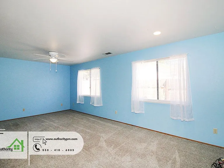 1748 Galaxy Way — Photo 12
