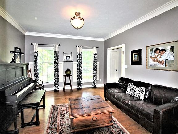 4th image of 7776 Carriage House Ct