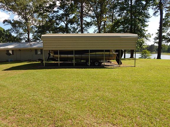 4th image of 41 White Ln