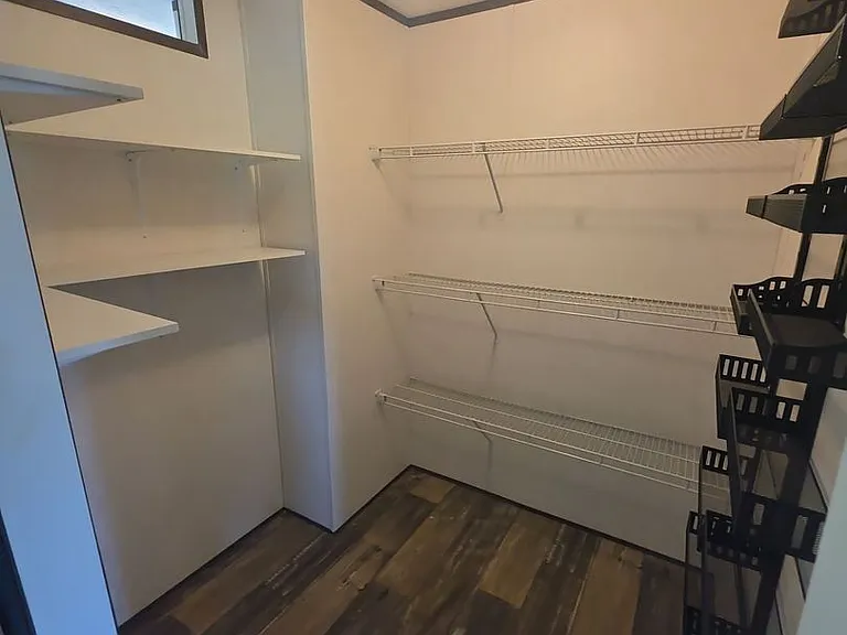 175 Oak Ln — Photo 24