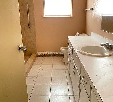 3rd image of 841 Belmeade Dr
