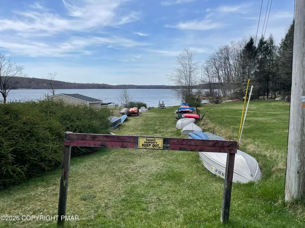 9 Beech St, Gouldsboro, PA 18424