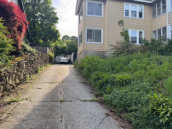 2nd image of 34 Morningside Rd #1