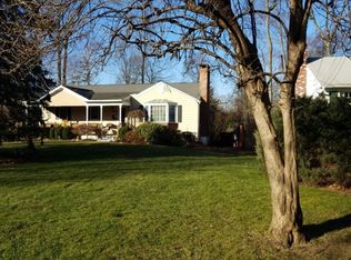 6 Woodcrest Rd, Norwalk, CT 06851