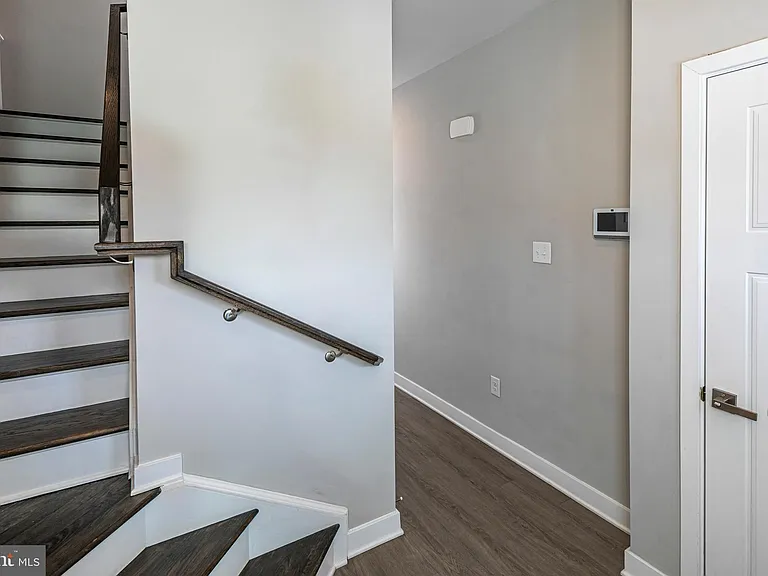 2410 Lenox Dr — Photo 17