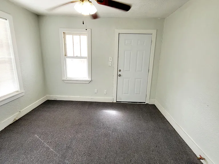 1007 S Main St #A — Photo 5