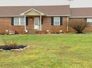 565 White Rd, Portland, TN 37148