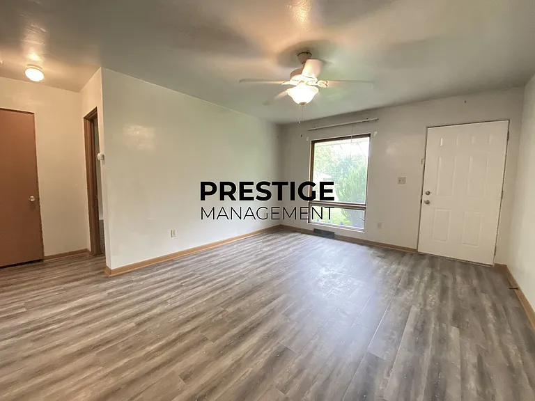 6969 Jackson Ct — Photo 2