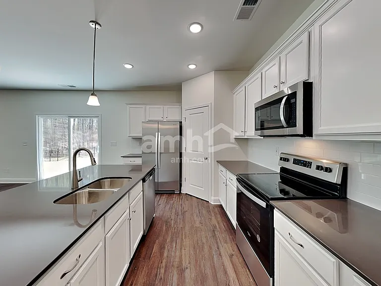 13018 Redwind Dr — Photo 4