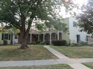 160 Quail Rd APT 18, Perrysburg, OH 43551