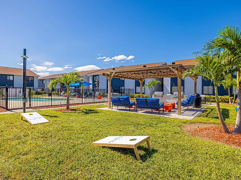 010_TopazVillage_ExtAm_XS