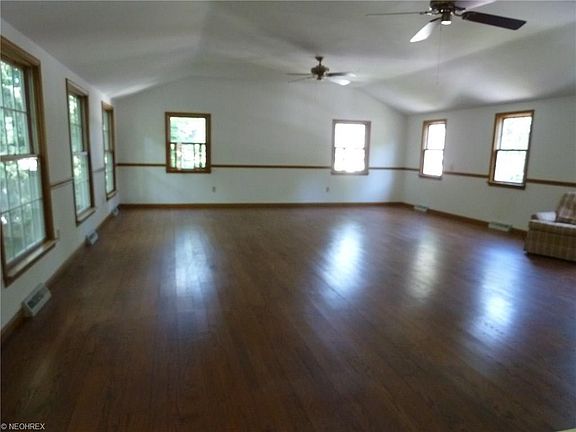 2nd image of 113 Olive St