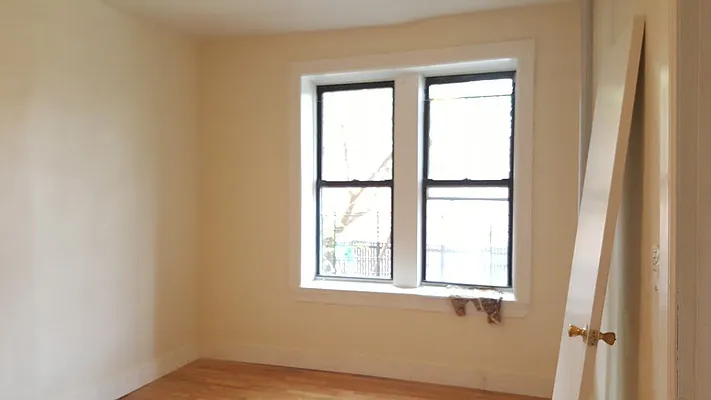 Rented by Uptown Flats LLC | media 10