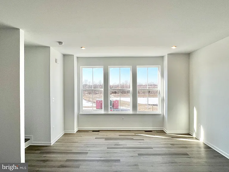 357 Andrew Ct — Photo 21